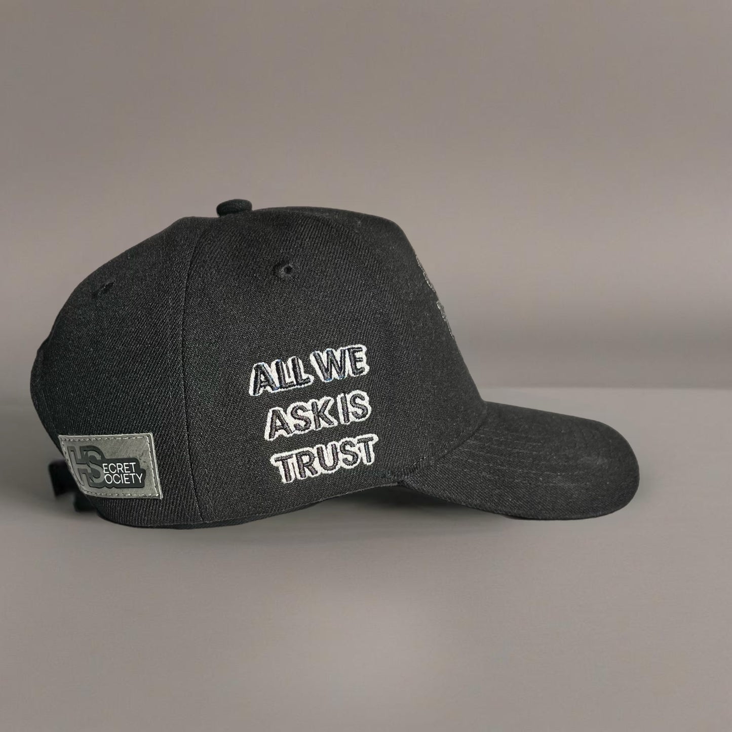 BLACK HUMAN HAT.